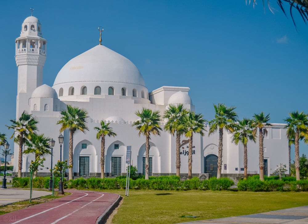 Sultan Qaboos Grand Mosque Muscat — Oman international flights from Cheroor Travels